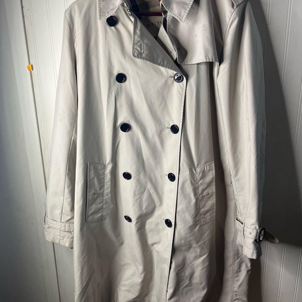 Burberry Double-Breasted Trench Coat in Cream